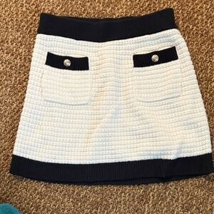 Abercrombie kids Black and White Skirt